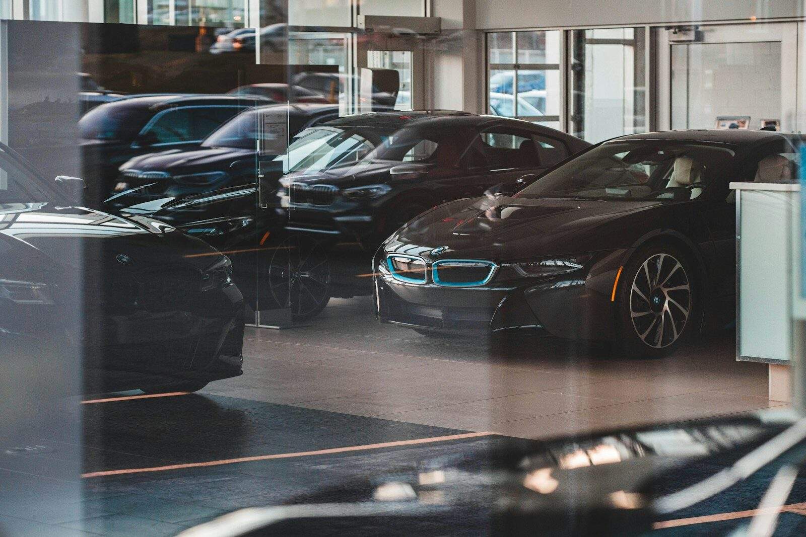 7 Items to Bring to the Car Dealership